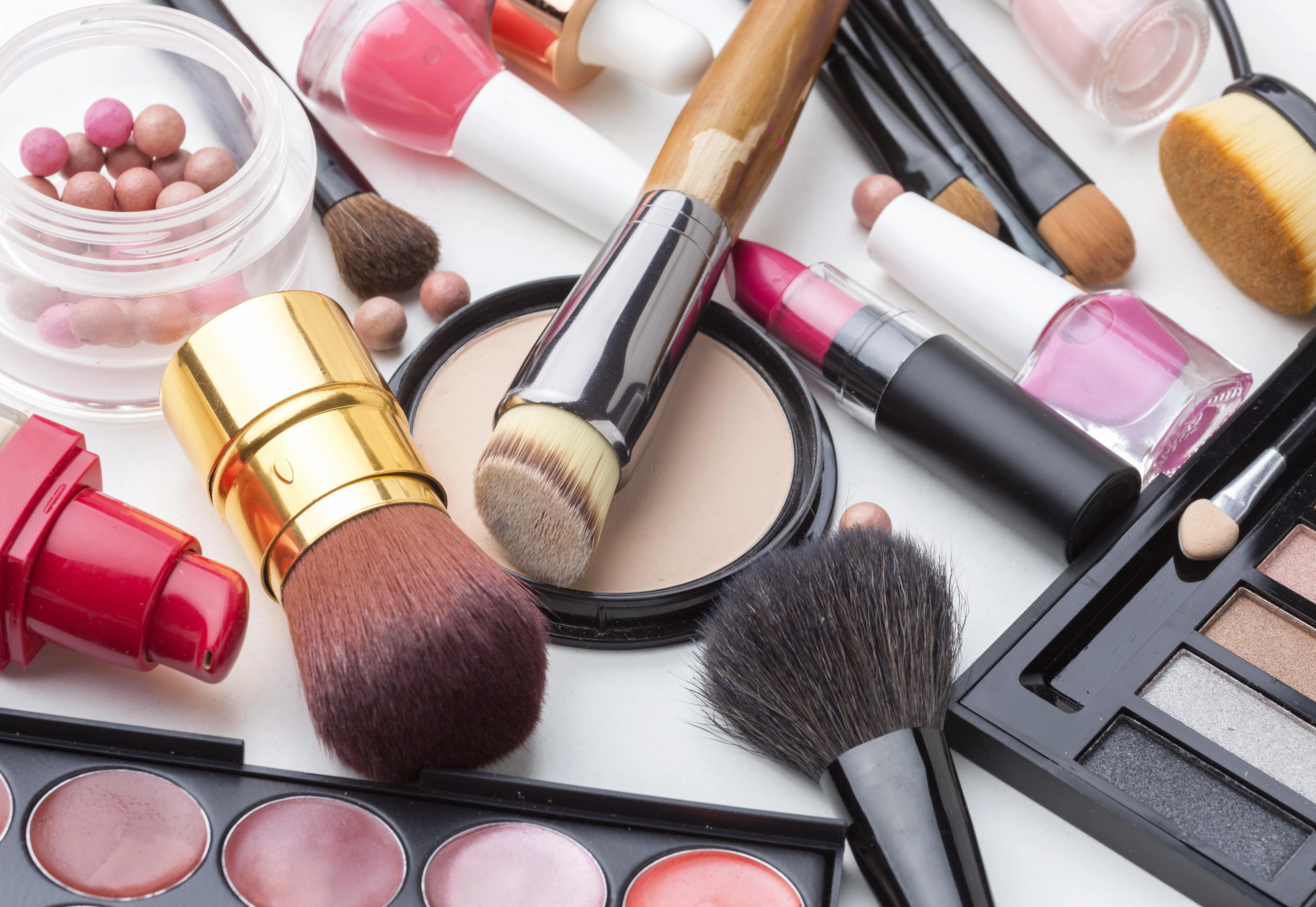 •	Beauty & Cosmetics